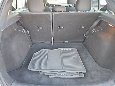 Used 2021 Nissan Kicks SV image 22