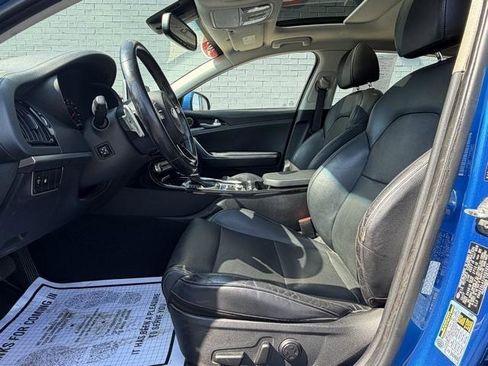 Used 2018 Kia Stinger Premium AWD/4WD image 9