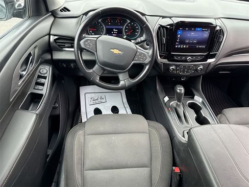 Used 2020 Chevrolet Traverse LT image 14
