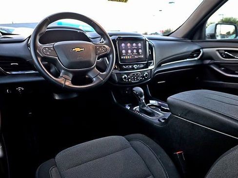 Used 2023 Chevrolet Traverse LT w/ LPO, Cargo Package image 4
