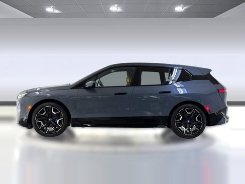 Used 2023 BMW iX xDrive50 w/ Sport Package AWD/4WD image 2