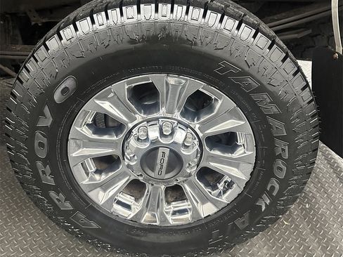 Used 2019 Ford F250 Lariat w/ Chrome Package image 32