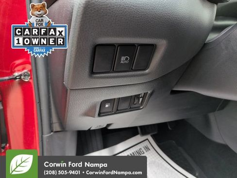 Used 2021 Toyota C-HR XLE FWD image 13