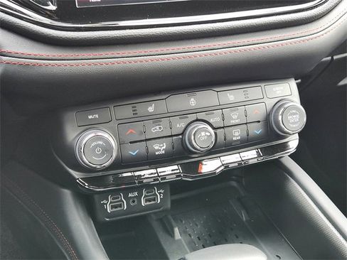 Used 2025 Dodge Durango R/T w/ Trailer Tow Group IV image 29