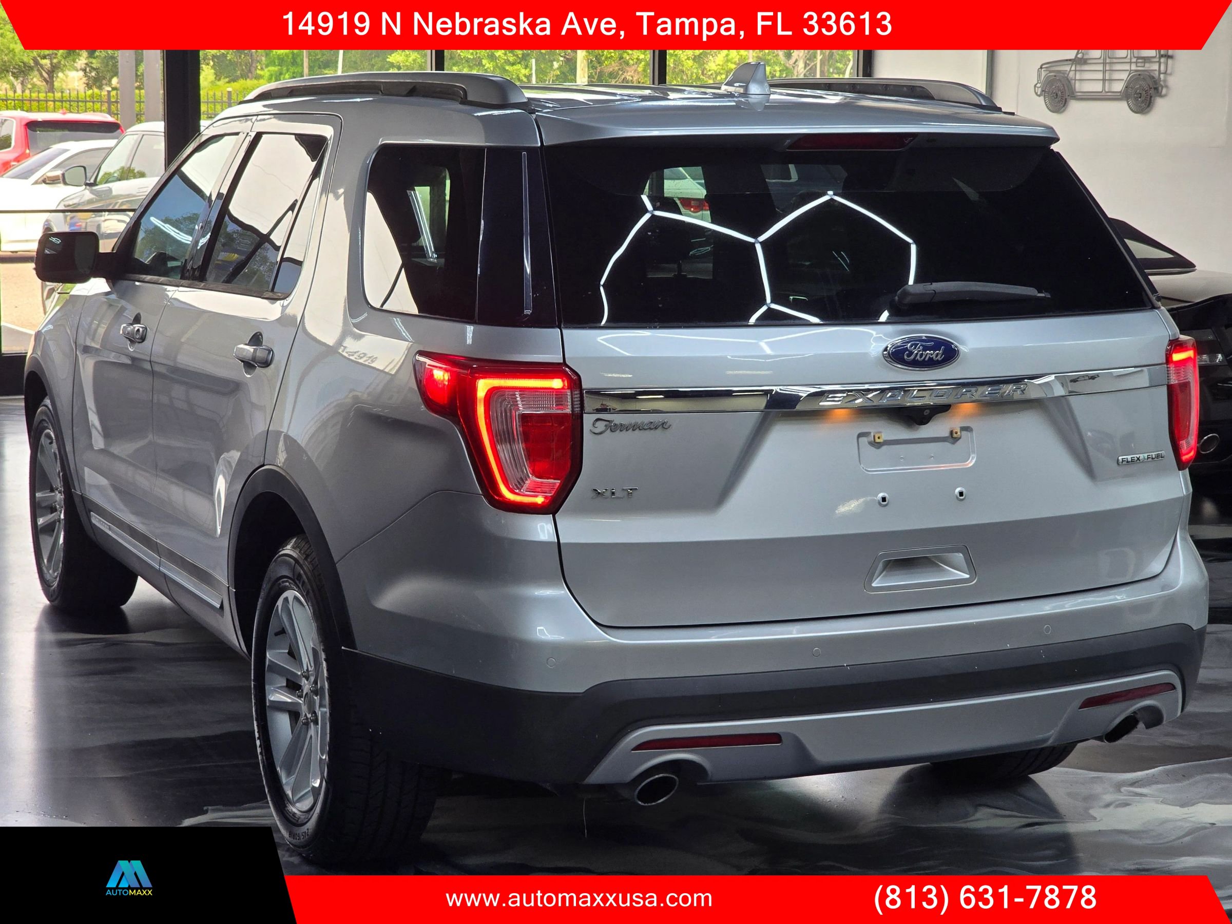 Used 2016 Ford Explorer XLT w/ Equipment Group 202A FWD image 8