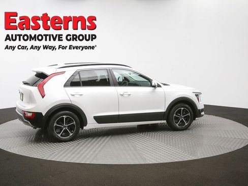 Used 2023 Kia Niro EX image 38