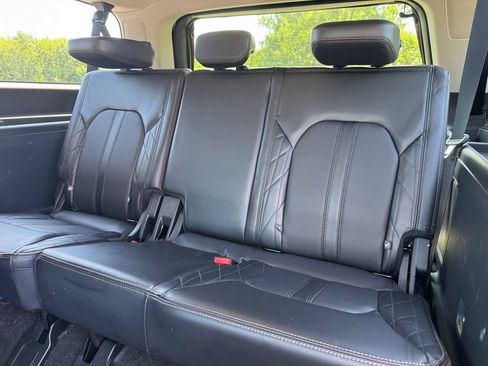 Used 2019 Ford Expedition Max Platinum AWD/4WD image 14