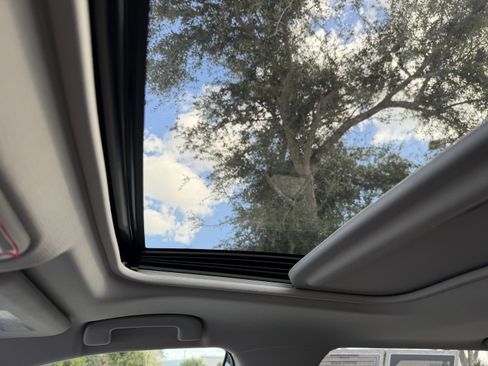 Used 2022 Toyota RAV4 XLE image 22