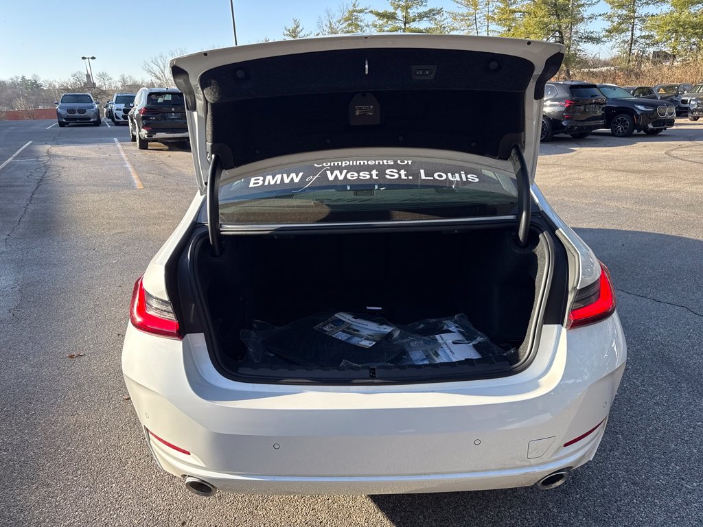 Used 2026 BMW 330i xDrive Sedan w/ Premium Package AWD/4WD image 25