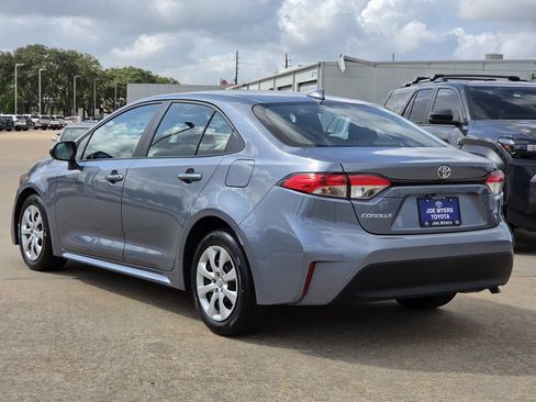 Used 2025 Toyota Corolla LE FWD image 7