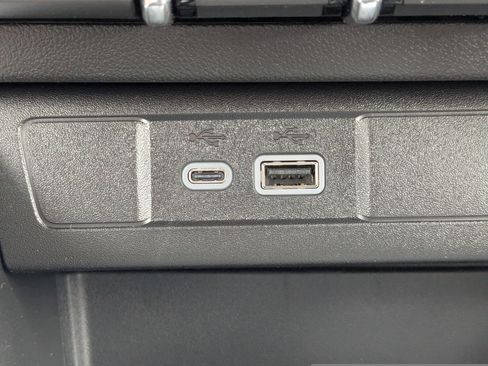 New 2024 Chevrolet Colorado LT w/ LT Convenience Package II image 31