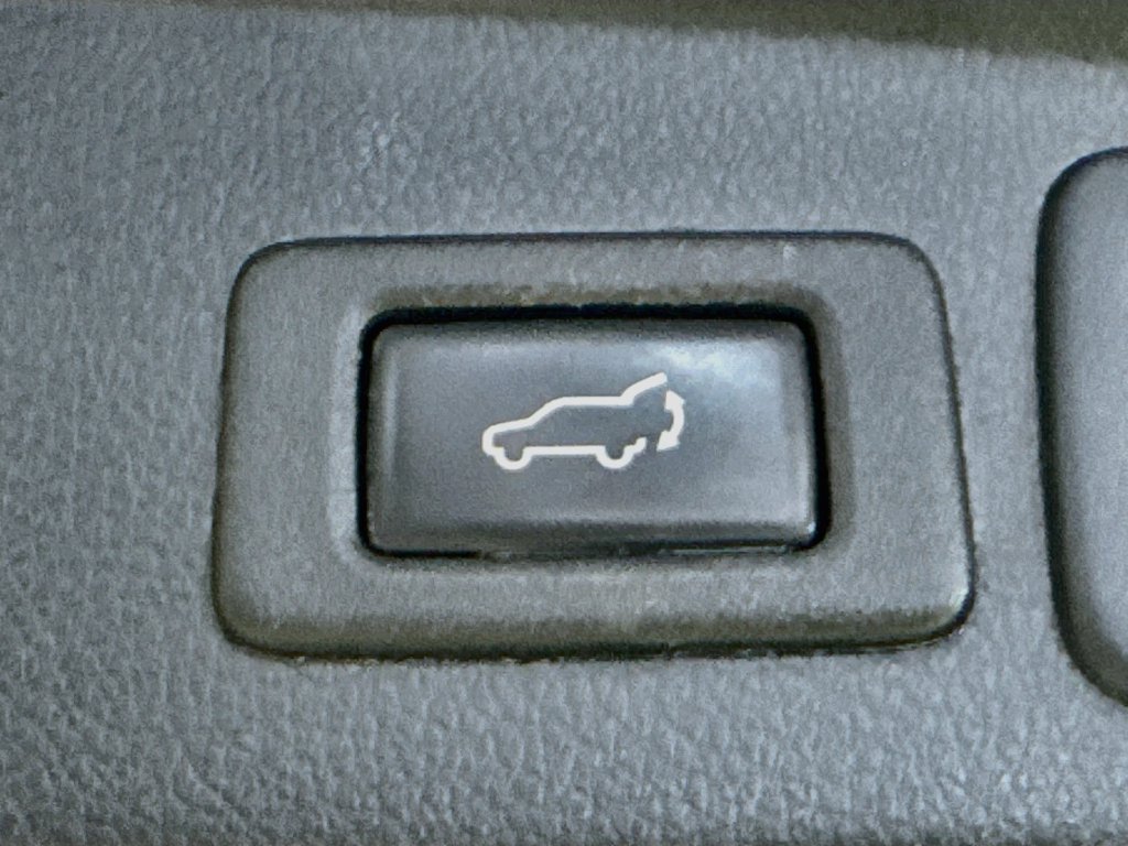 Used 2015 Subaru Forester 2.5i Touring w/ Eyesight & Navigation System AWD/4WD image 32