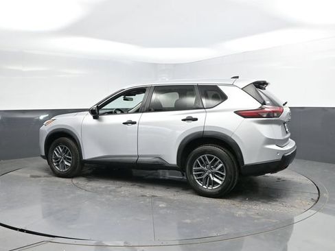 Used 2024 Nissan Rogue S FWD image 8