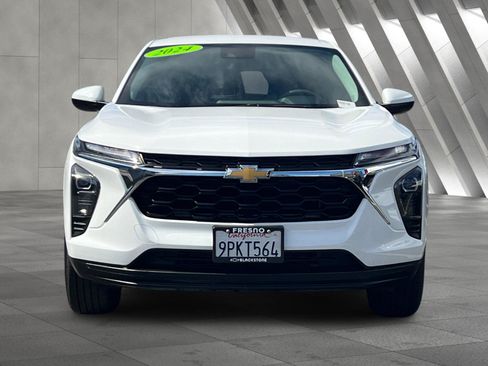 Used 2024 Chevrolet Trax LS w/ LS Convenience Package FWD image 9