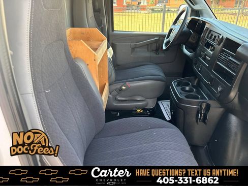 Used 2018 Chevrolet Express 2500 w/ Driver Convenience Package RWD image 30