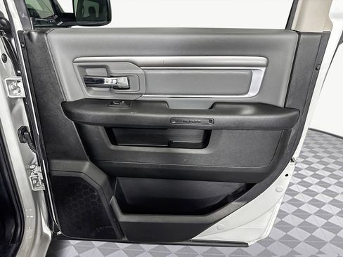 Used 2021 RAM 1500 Classic SLT image 27