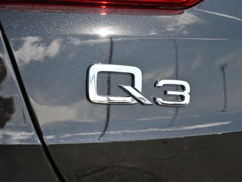 Certified 2025 Audi Q3 2.0T Premium Plus w/ Premium Plus Package image 18