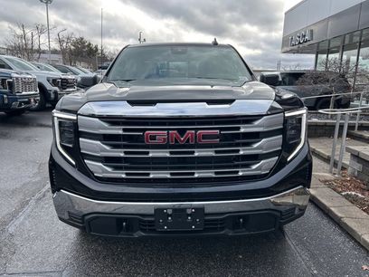 New 2026 GMC Sierra 1500 SLE w/ Preferred Package