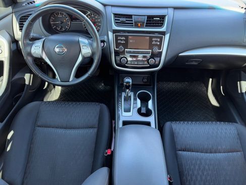 Used 2018 Nissan Altima 2.5 SV image 12