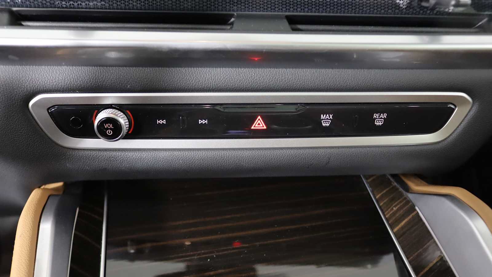 Used 2024 BMW X6 xDrive40i w/ Premium Package AWD/4WD image 27