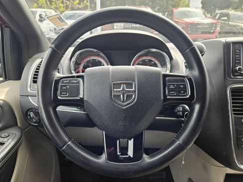 Used 2018 Dodge Grand Caravan SXT FWD image 20