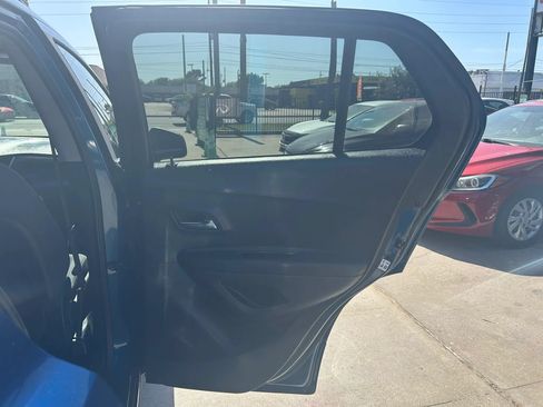 Used 2019 Chevrolet Trax LT w/ LPO, Cargo Package FWD image 17