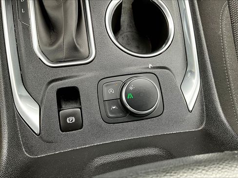 Used 2023 Chevrolet Traverse LT FWD image 36