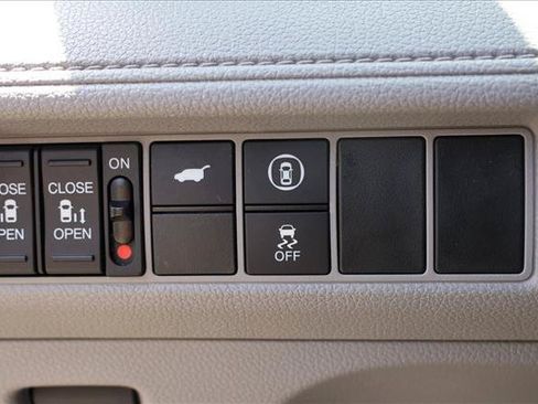 Used 2024 Honda Odyssey EX-L image 13