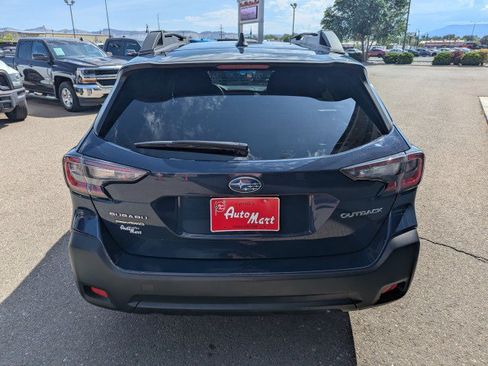 Used 2023 Subaru Outback Premium AWD/4WD image 4