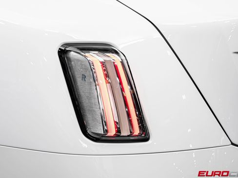 Used 2024 Rolls-Royce Spectre w/ Spectre Launch Package AWD/4WD image 18