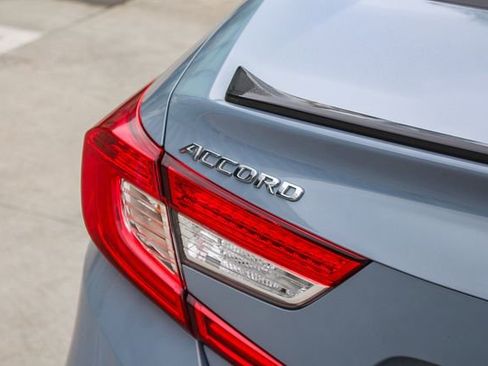 Used 2022 Honda Accord Sport image 9