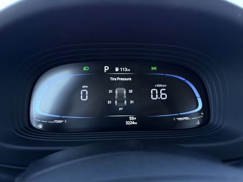 Used 2025 Hyundai Venue SEL image 15