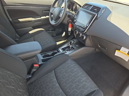 Used 2026 Mitsubishi Outlander Sport LE AWD/4WD image 15