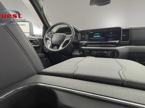 Used 2024 Chevrolet Silverado 1500 LTZ AWD/4WD image 23