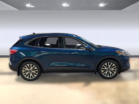 Used 2020 Ford Escape Titanium image 6
