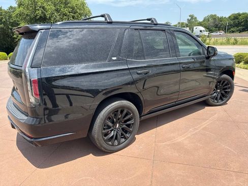 Used 2021 Cadillac Escalade Sport Platinum w/ LPO, ONYX Package AWD/4WD image 3