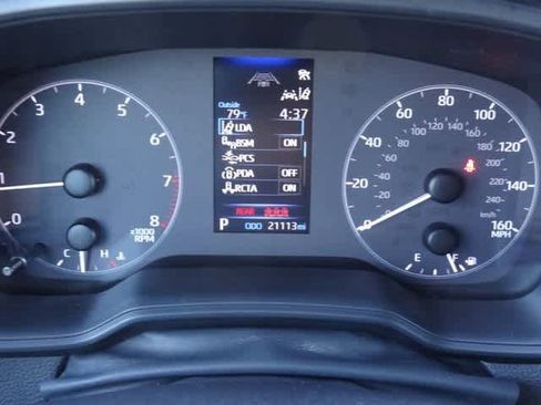 Used 2025 Toyota Corolla Cross LE image 18