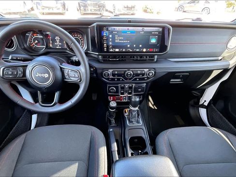 Used 2024 Jeep Wrangler Unlimited Rubicon image 14