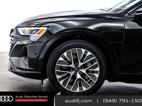 Used 2024 Audi Q8 e-tron Premium Plus w/ Premium Plus Package image 16