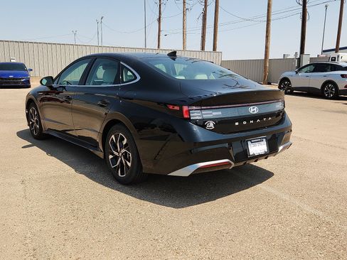 Used 2025 Hyundai Sonata SEL FWD image 2