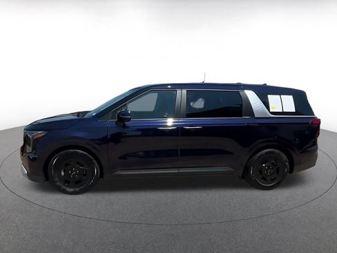Used 2026 Kia Carnival FWD image 8
