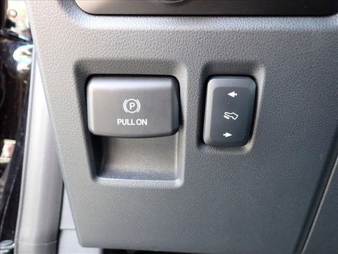 Used 2024 Ford Expedition Max XLT AWD/4WD image 14
