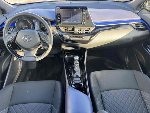 Used 2021 Toyota C-HR XLE image 17