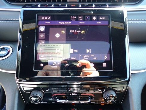 New 2025 Jeep Grand Cherokee Altitude image 21