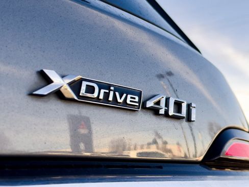 Used 2024 BMW X7 xDrive40i w/ Premium Package image 11