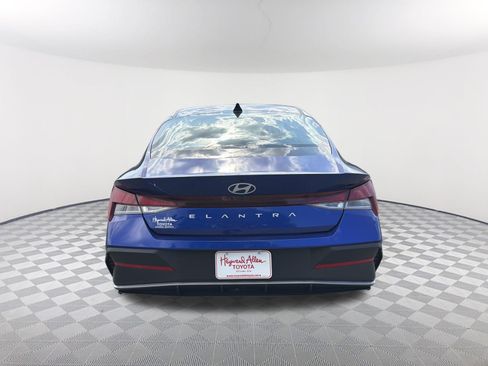 Used 2024 Hyundai Elantra SEL FWD image 17