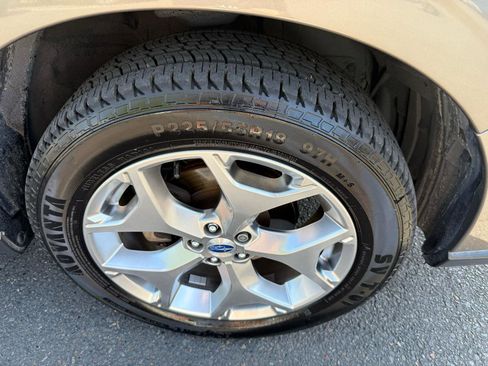 Used 2017 Subaru Forester 2.5i Touring AWD/4WD image 41