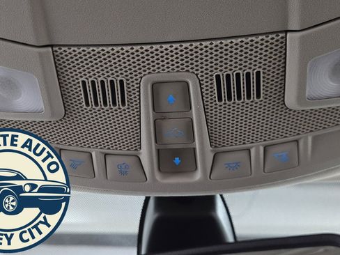 Used 2020 Ford Fusion Titanium image 20