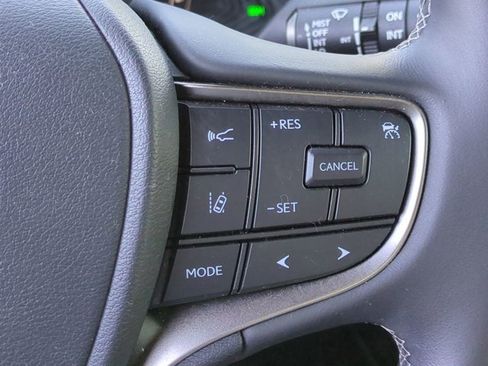 Used 2021 Lexus UX 200 image 23