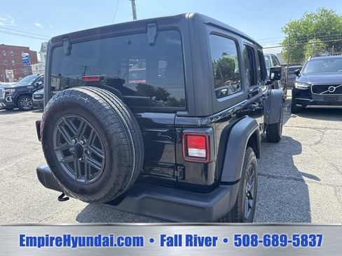Used 2024 Jeep Wrangler Unlimited Sport AWD/4WD image 6